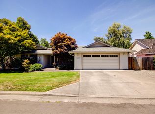 1125 E Hills Ct, Medford, OR