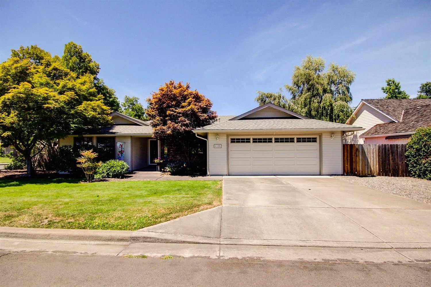 1125 E Hills Ct photo 1