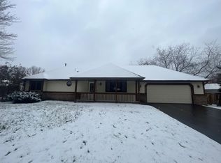 9044 Jasmine Ave S, Cottage Grove, MN 55016