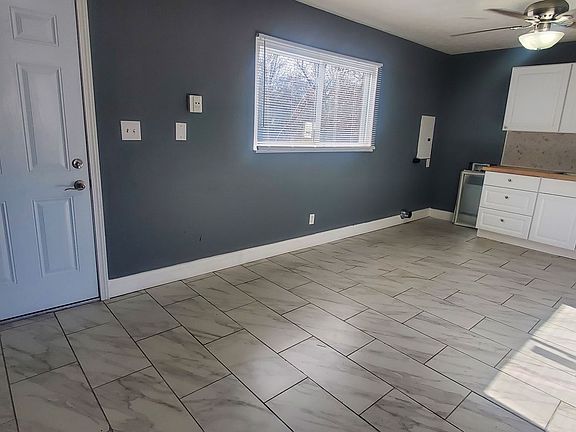 5th image of 4842 Vanguard Ave