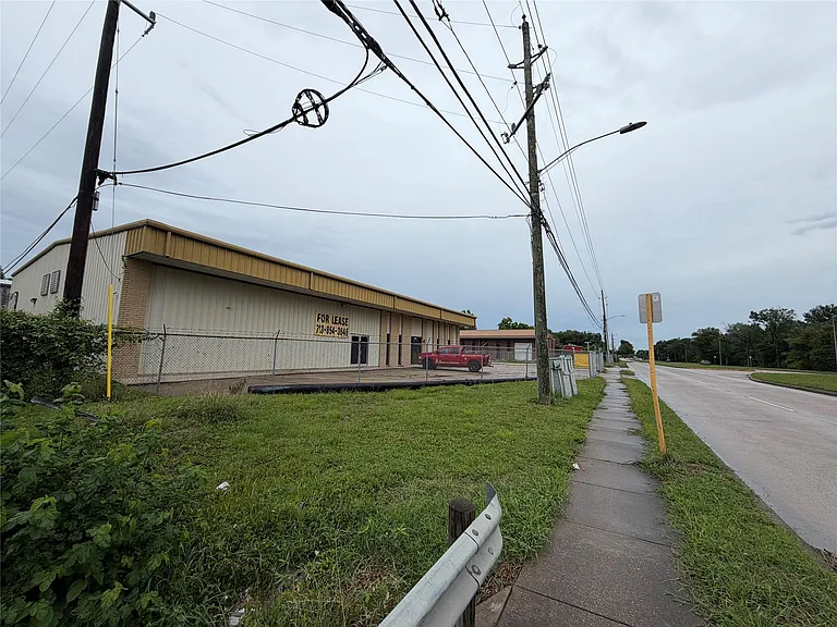 6040 Gessner Rd — Photo 2