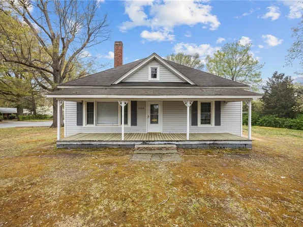 2229 Saddle Club Rd, Burlington, NC 27215