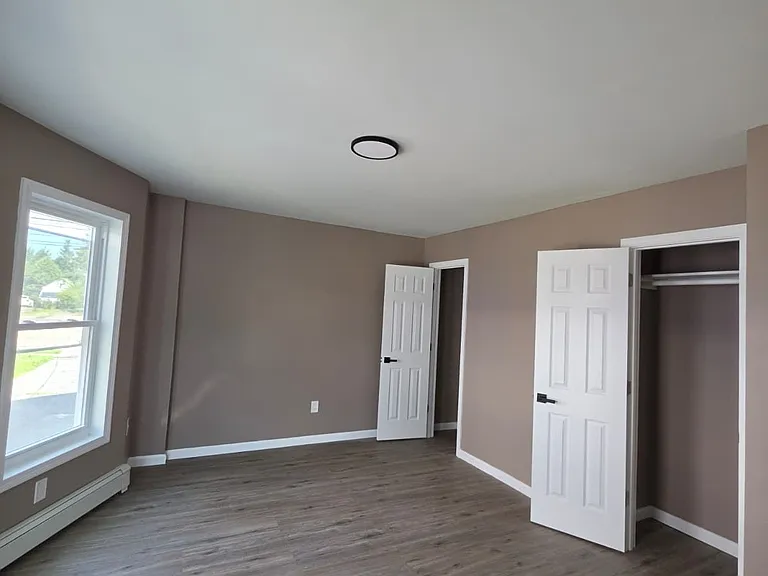 429 Burnside Ave — Photo 13