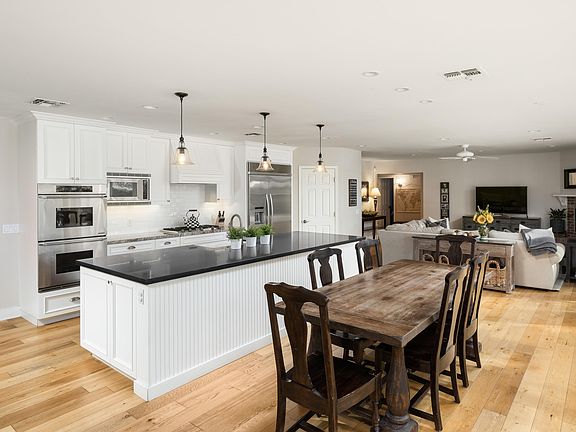 3rd image of 6030 E Calle Camelia