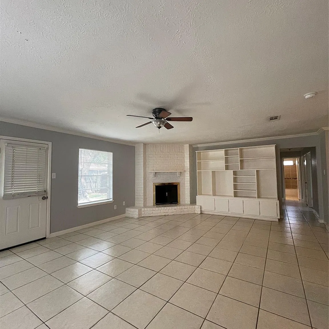 3 bed, 2.0 bath, 1484 sqft, $1,700 — Photo 2