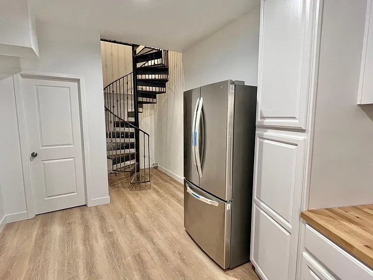 1053 De Garmo Dr — Photo 18