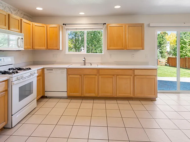 1862 Twin Lakes Cir — Photo 8