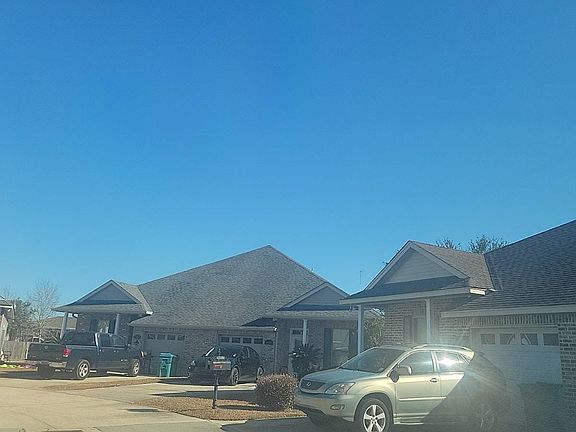 2nd image of 706 W Howze Beach Rd