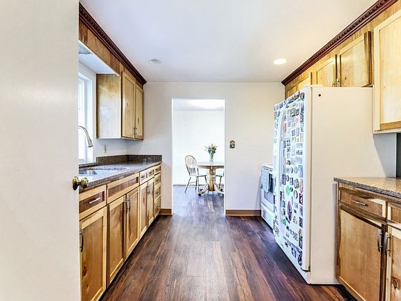 3rd image of 8442 McKinley Ave