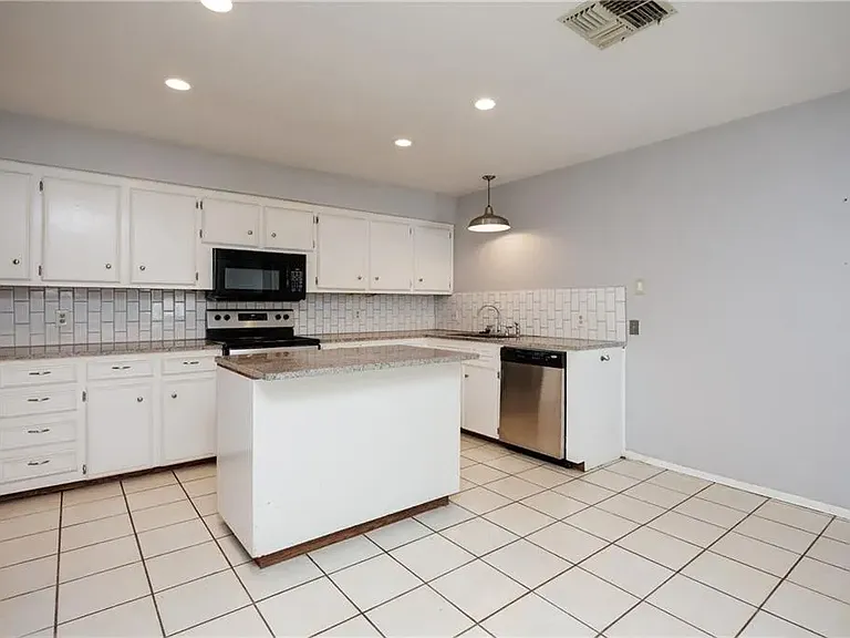 5409 Crossgate Dr S — Photo 7