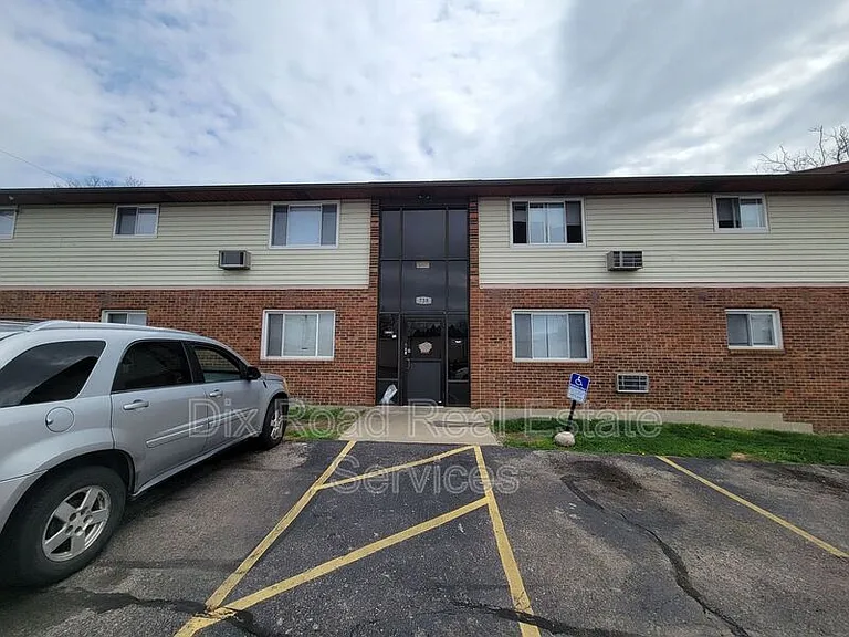 735 Trumbull St #6 — Photo 1