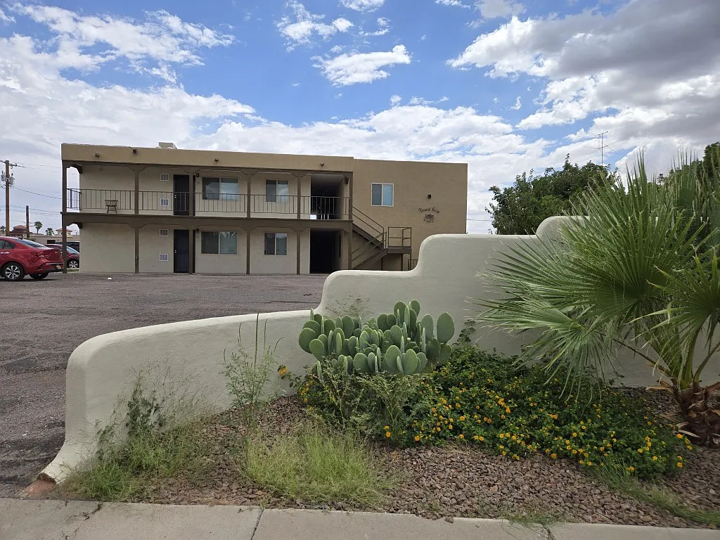2 bed, 792 sqft, $900 — Photo 3