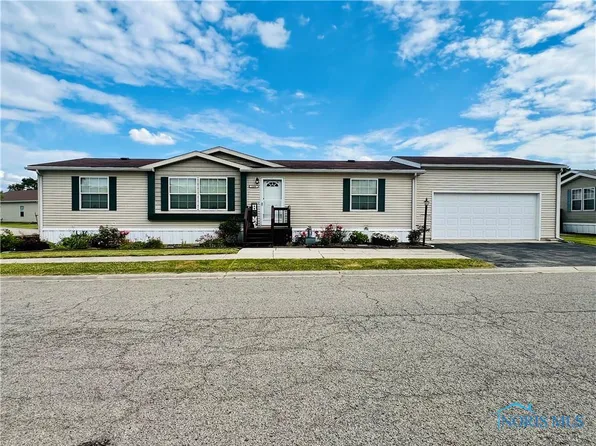 2200 Redbud Ln, Delta, OH 43515