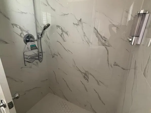 15 Esplanade Dr #15C, Miami, FL 33166