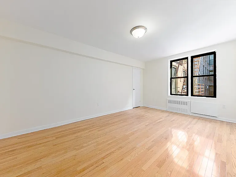 1 Bogardus Pl #7P — Photo 2