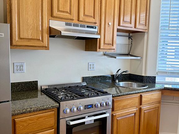 2nd image of 201 Dolores St APT 4