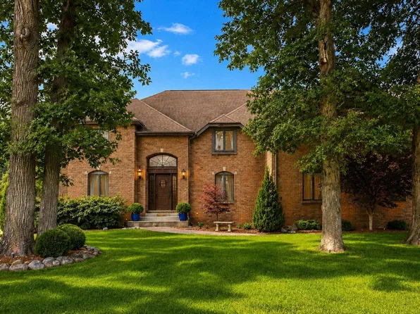 5788 E 105th Pl, Crown Point, IN 46307