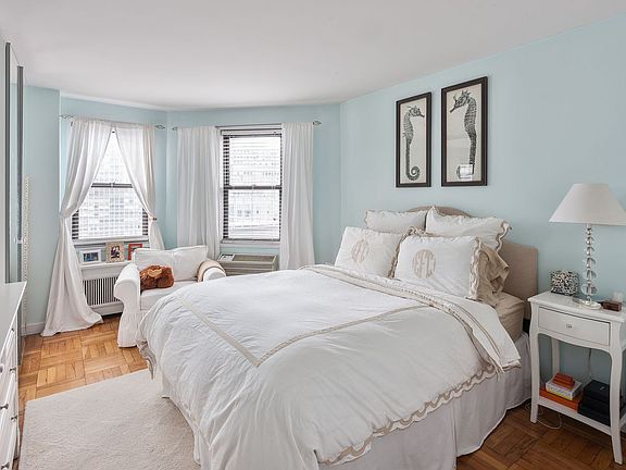 3rd image of 333 E 34th St APT 16H