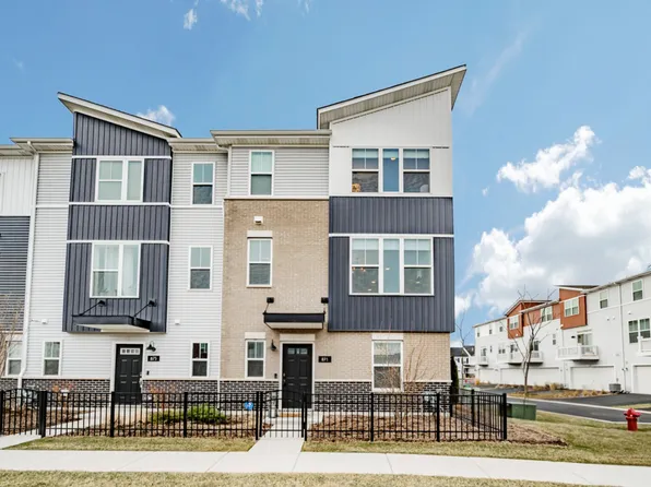 871 Finley Dr #871, Aurora, IL 60504