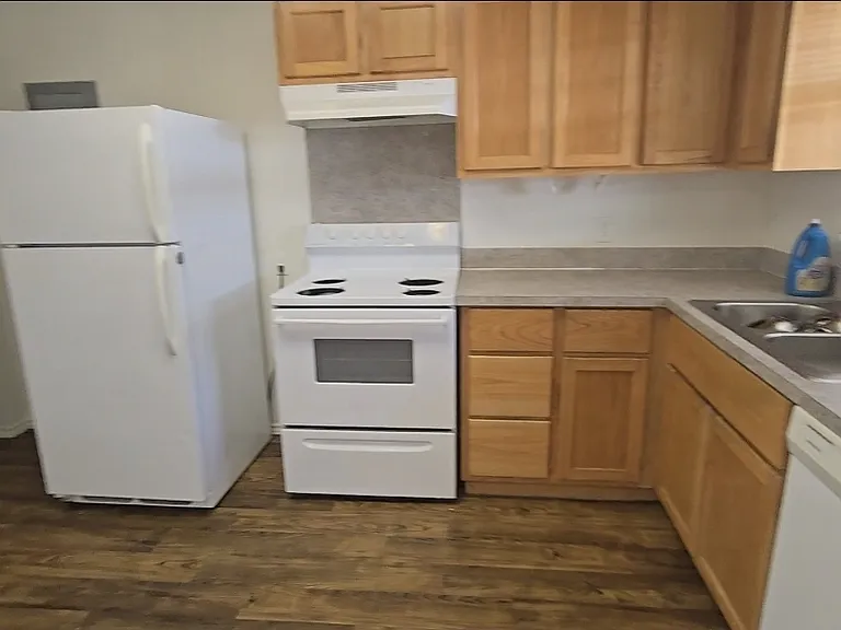 1306 Bonham St #10 — Photo 3