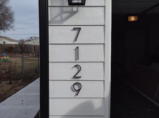 7129 Riggs St, Overland Park, KS 66204