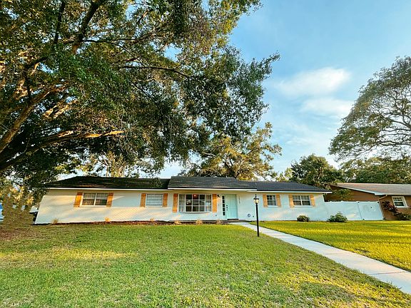3rd image of 1515 Orangewood Dr