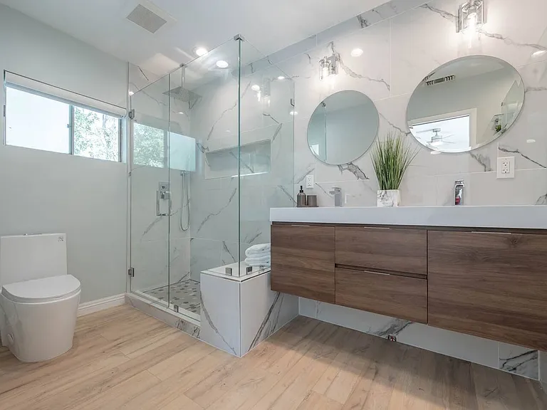 5835 Hillview Park Ave — Photo 3