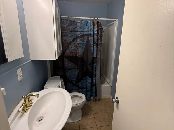 344 Castle Dr, Pottsboro, TX 75076