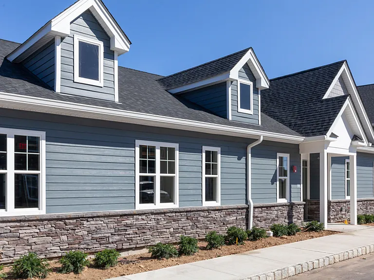 Cornerstone at Hauppauge - 55+ Active Adult Apartment Homes- — Photo 7