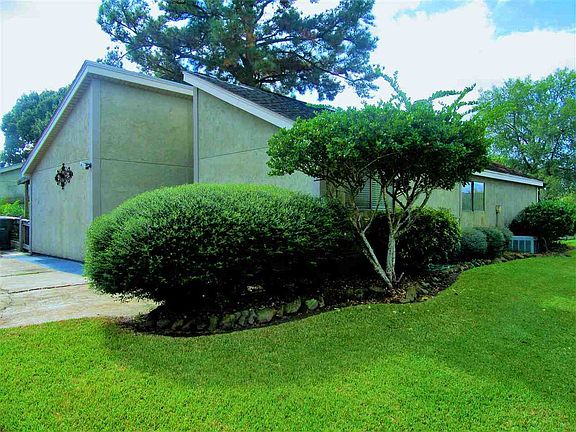 2nd image of 3875 Heatherwood Dr