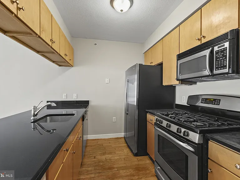 1117 10th St NW #302 — Photo 15