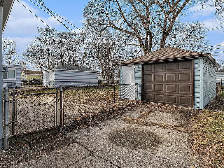 6742 Leland Ave — Photo 15