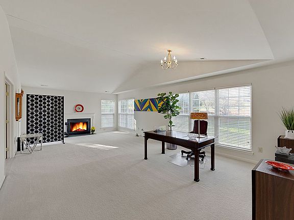 Living Room/Dining