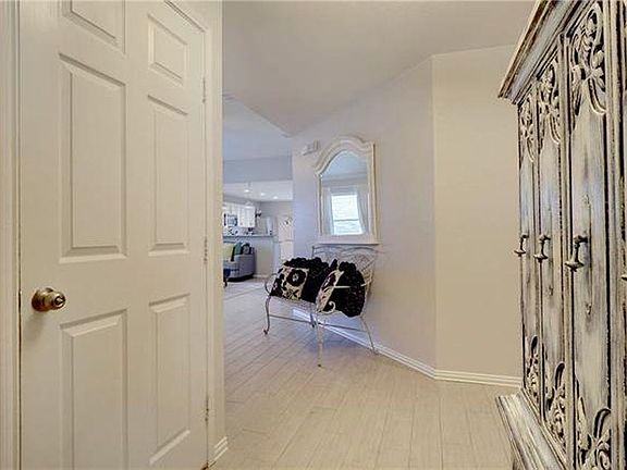 4th image of 9205 Goldenview Dr