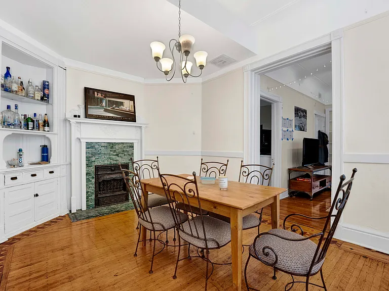 2522 N Burling St #2 — Photo 13