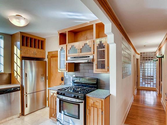 5th image of 2424 W 22nd St