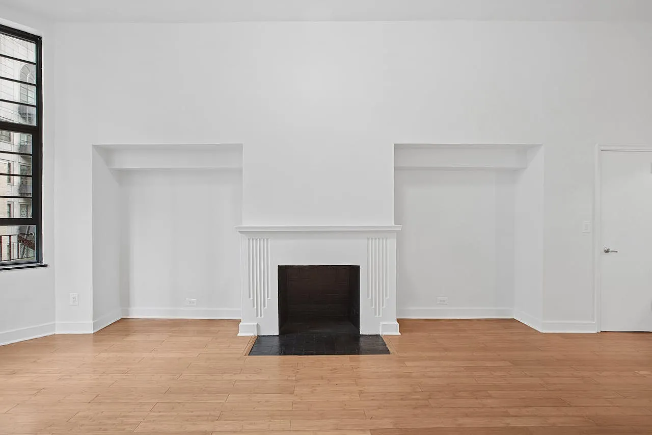 310 East 44th Street — Photo 4