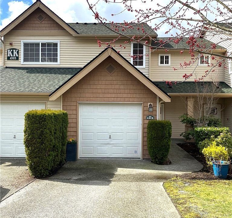 Front view of home