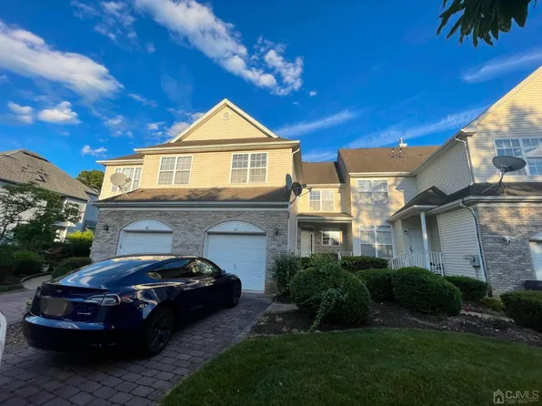 18 Frost Ln, East Windsor, NJ 08520