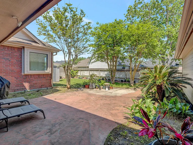 301 Winding Oak Ln S — Photo 29