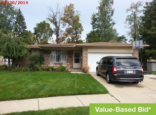 30635 Westwood Dr, Madison Heights, MI