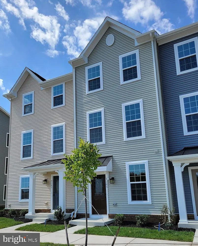 2 bed, 2.5 bath, 1548 sqft, $2,425 — Photo 1