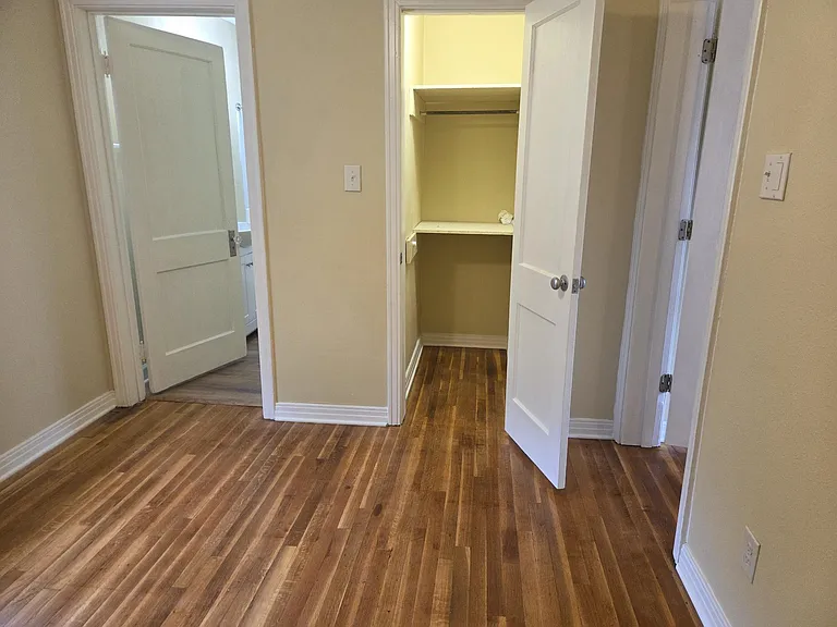 800 Lewis St #B — Photo 8