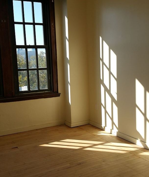 2nd image of 718 N 17th St APT 203