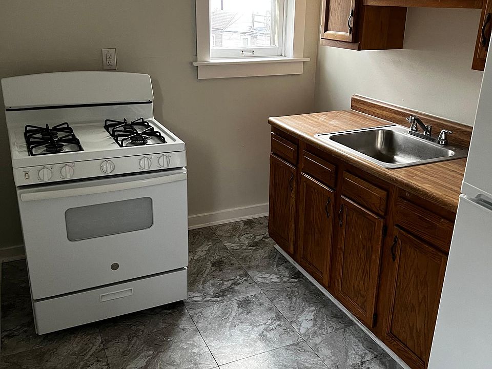 19 E James St, photo 10