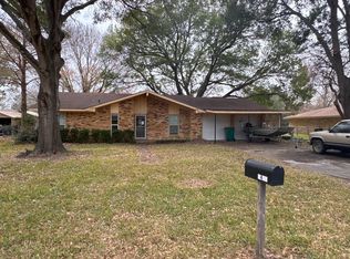 1418 NE 7th St, Smithville, TX 78957