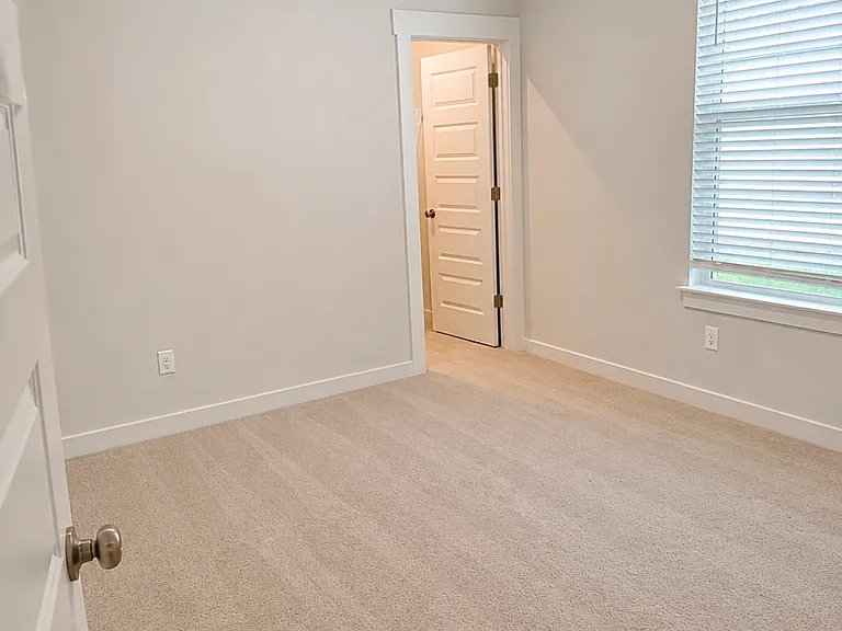 1013 Nature Ln — Photo 12