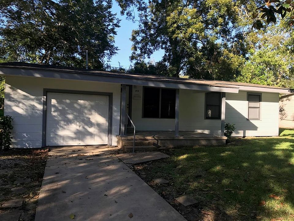 1st image of 213 Camellia St