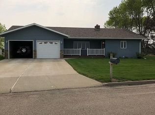 1618 Kennedy Memorial Dr, Mobridge, SD 57601