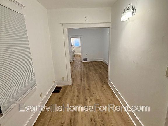2nd image of 215 W Louisiana St